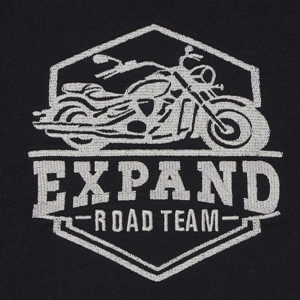 子供服 男の子 バイク ロゴ 乗り物刺繍 ドロップ袖 裏毛トレーナー ブラック(00) デザインポイント1