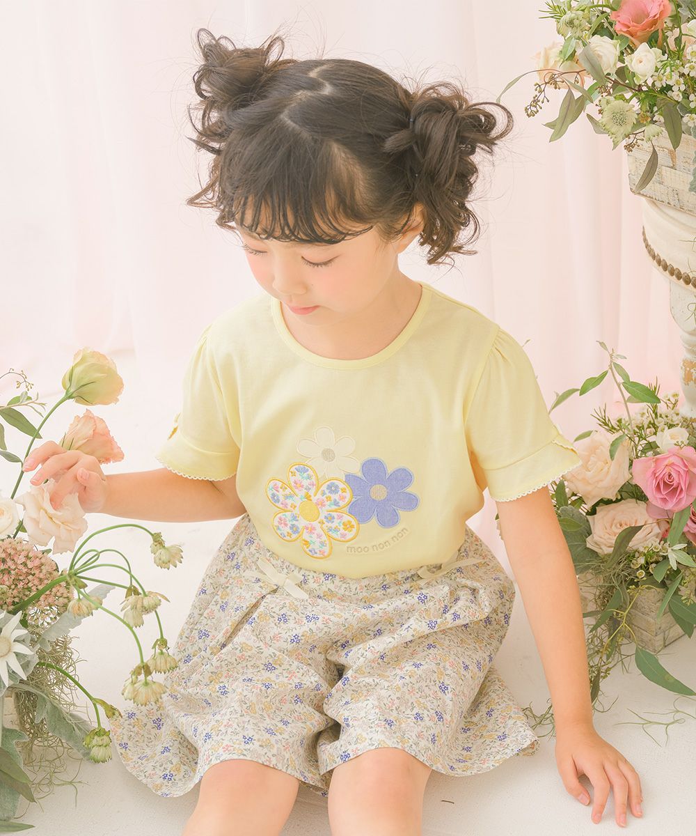 子供服 女の子 綿100％小花柄リボンつき キュロットパンツ イエロー(04) モデル画像1