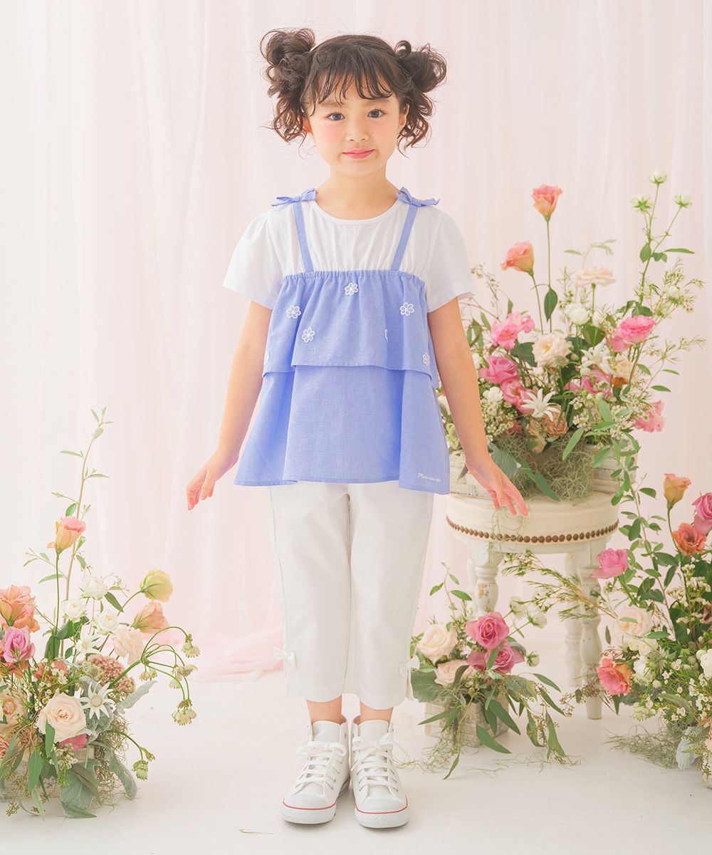 ベビー服 女の子 子ども服 こども服 キッズ キャミソール 重ね着風デザイン お花 リボンつき ロゴ刺繍 フリル ブルー(61) モデル画像全身