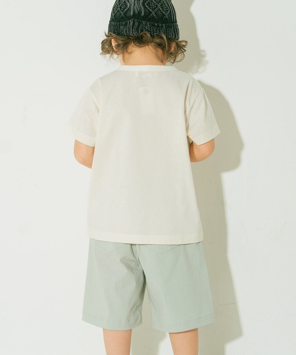 ベビー服 男の子 綿100％ チェック柄カメラモチーフ 車刺繍Tシャツ アイボリー(12) モデル画像全身