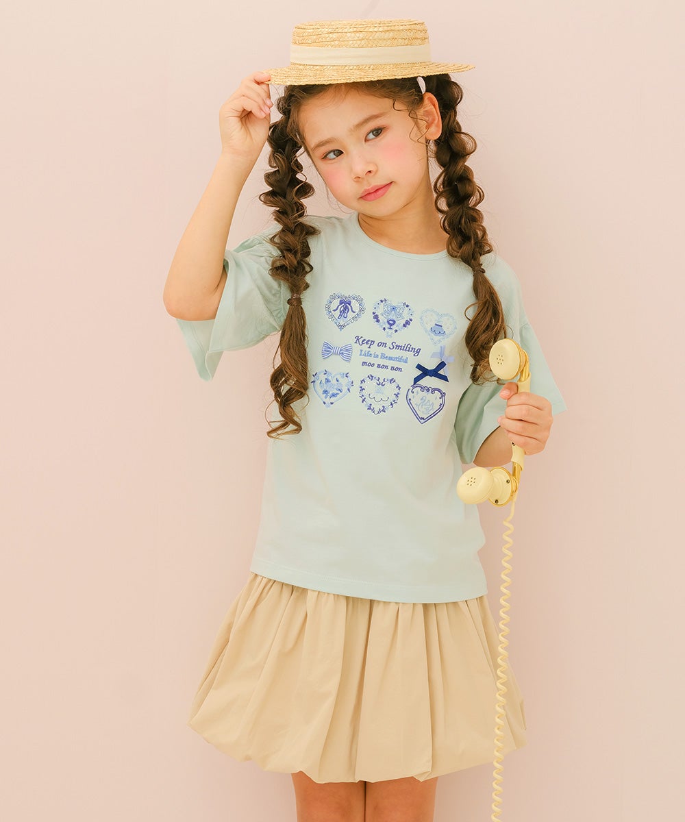 子供服 女の子 子ども服 こども服 キッズ ジュニア 綿100％ ロゴ ハート お花 刺繍 リボン ティーシャツ グリーン(08) モデル画像全身