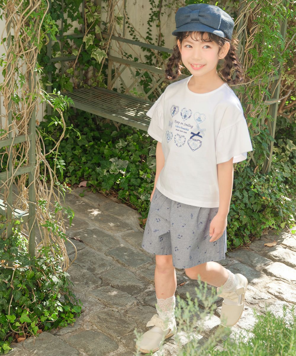 子供服 女の子 綿100％ ロゴハートお花刺繍 リボンTシャツ オフホワイト(11) モデル画像全身