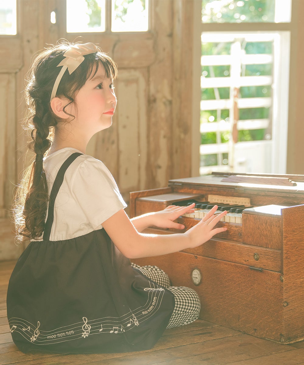 ベビー服 女の子 子ども服 こども服 キッズ 音符 ブランドロゴ 刺繍 重ね着風 ティーシャツ ブラック(00) モデル画像1