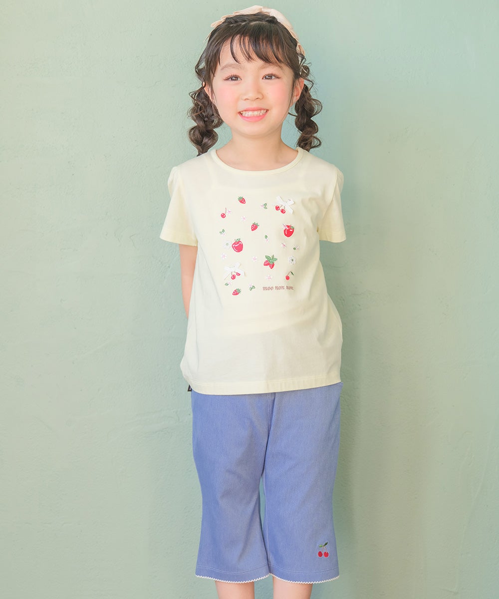 ベビー服 女の子 子ども服 こども キッズ デニム ツイルニット チェリー刺繍 ブーツカットパンツ ブルー(61) モデル画像アップ