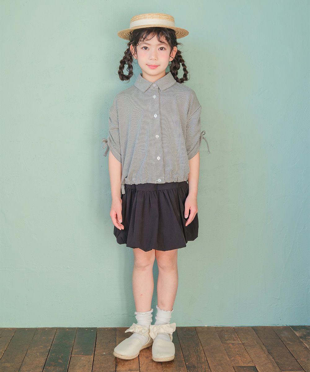 子供服 女の子 チェック柄 2way 襟付き前開きシャツ ホワイト×ブラック(10) モデル画像全身