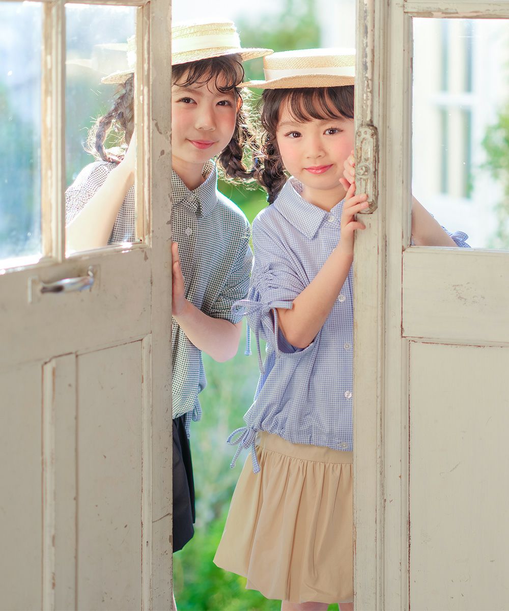 子供服 女の子 チェック柄 2way 襟付き前開きシャツ ホワイト×ブラック(10) モデル画像4