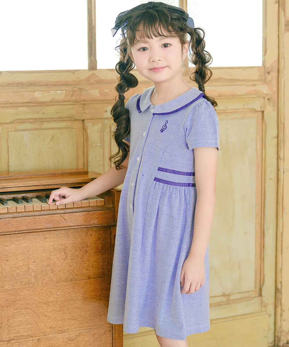 子供服 女の子 ストライプ柄 襟付き ギャザーワンピース ブルー(61) モデル画像アップ