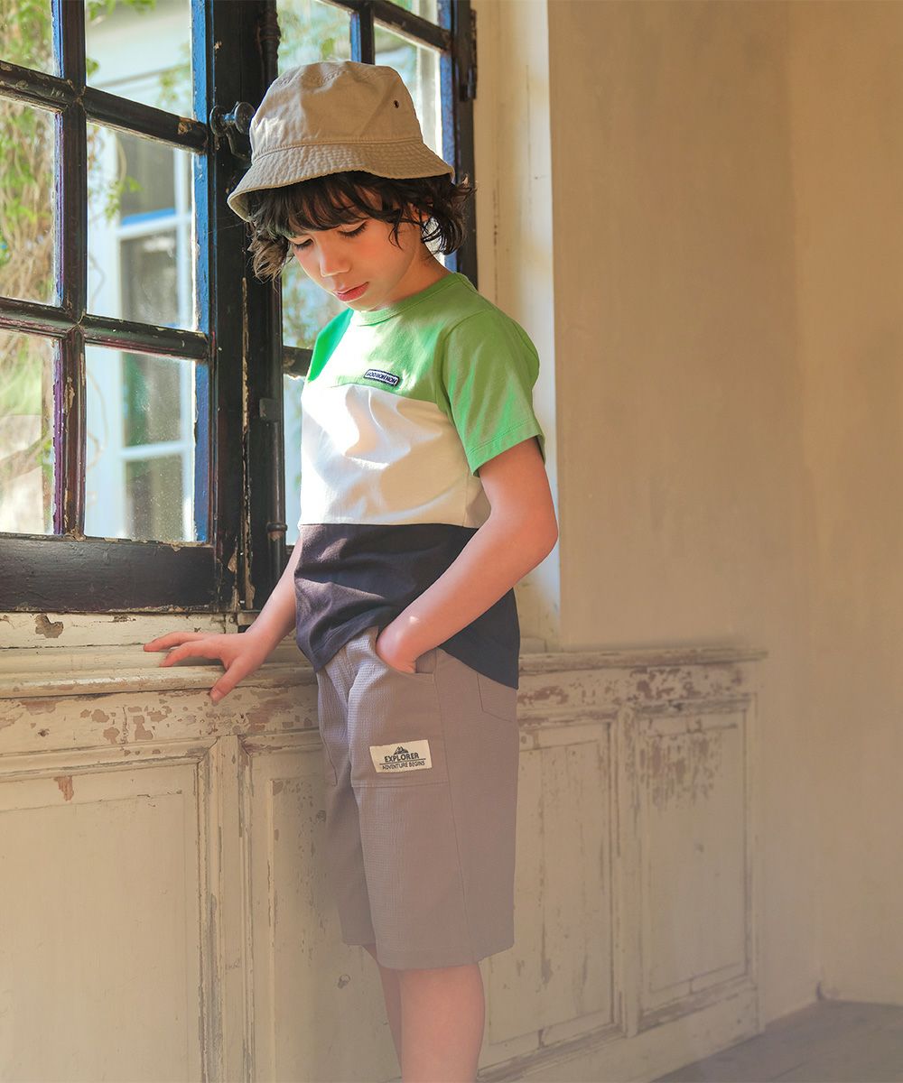 ベビー服 男の子 ロゴ刺繍ワッペンつき 切り替えTシャツ グリーン(08) モデル画像3