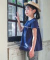 ベビー服 女の子 綿100％ チェリー リボン ロゴ刺繍 チュニックTシャツ ネイビー(06) モデル画像1