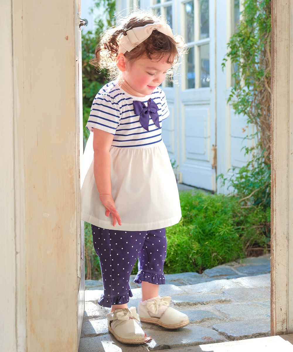 ベビー服 女の子 オーガニックコットン ドット柄 フリル 6分丈パンツ ネイビー(06) モデル画像1