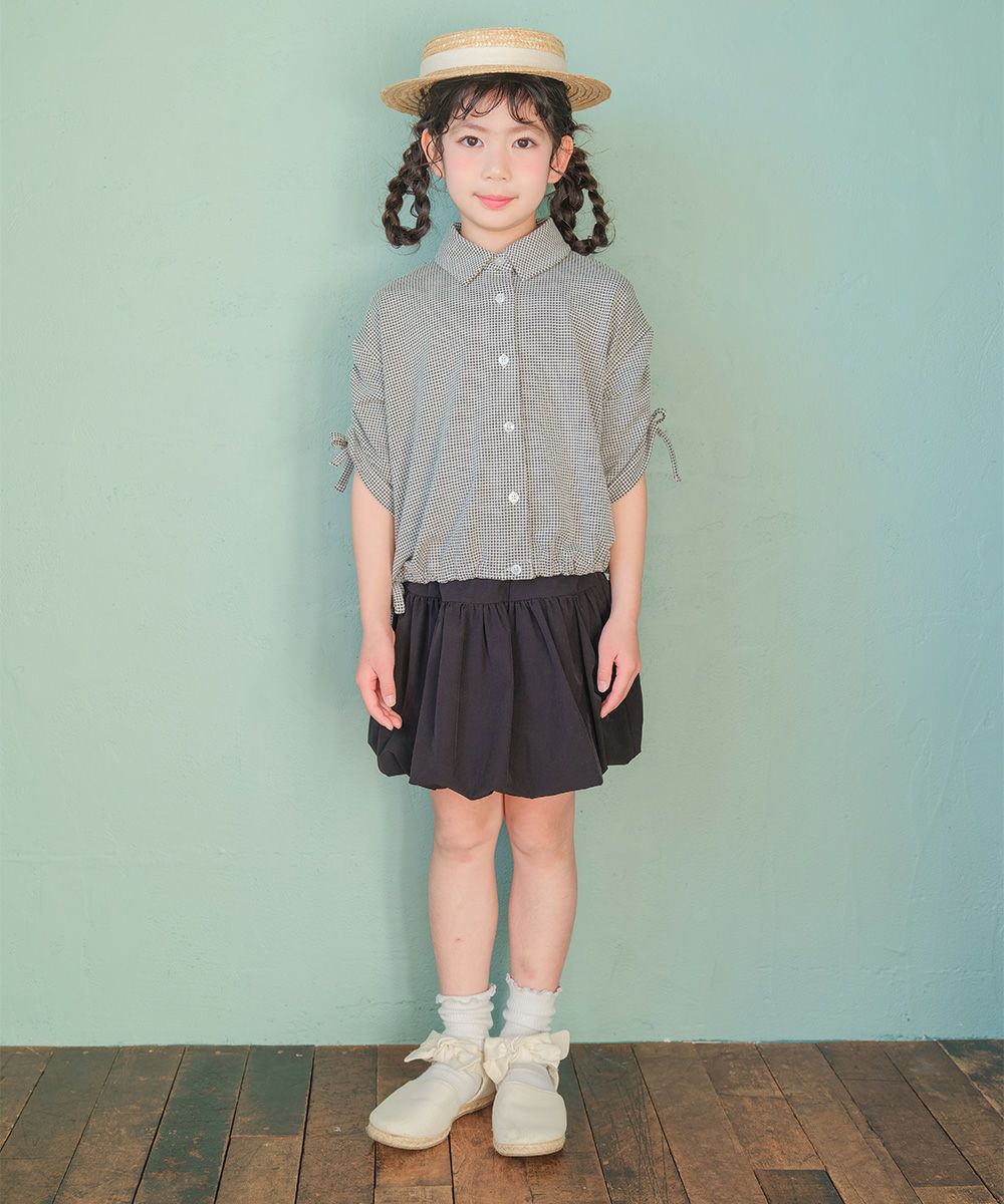 子供服 女の子 ストレッチツイル バルーンスカート ブラック(00) モデル画像全身