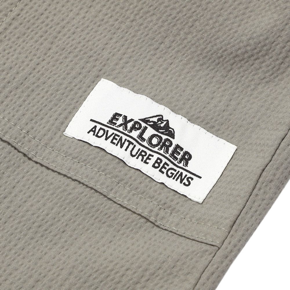 子供服 男の子 ストレッチサッカー ロゴワッペン ハーフパンツ グレー(09) デザインポイント1