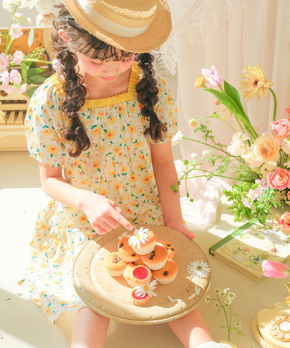 ベビー服 女の子 子ども服 こども キッズ 花柄 スクエアネック Aライン ギャザーワンピース イエロー(04) モデル画像1