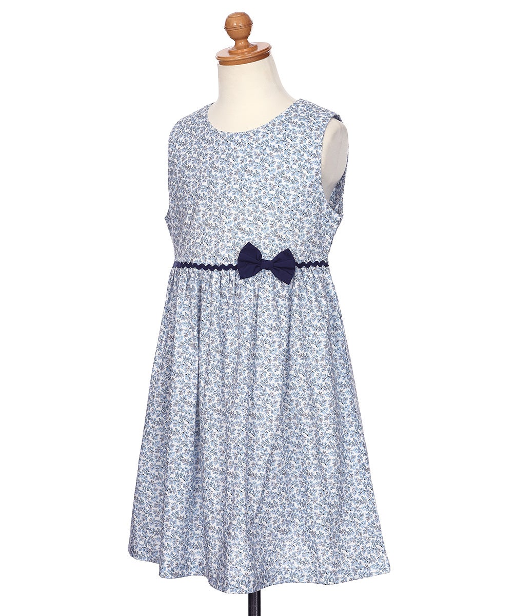ベビー服 女の子 綿100％ 小花柄 リボン ギャザーワンピース ブルー(61) トルソー斜め