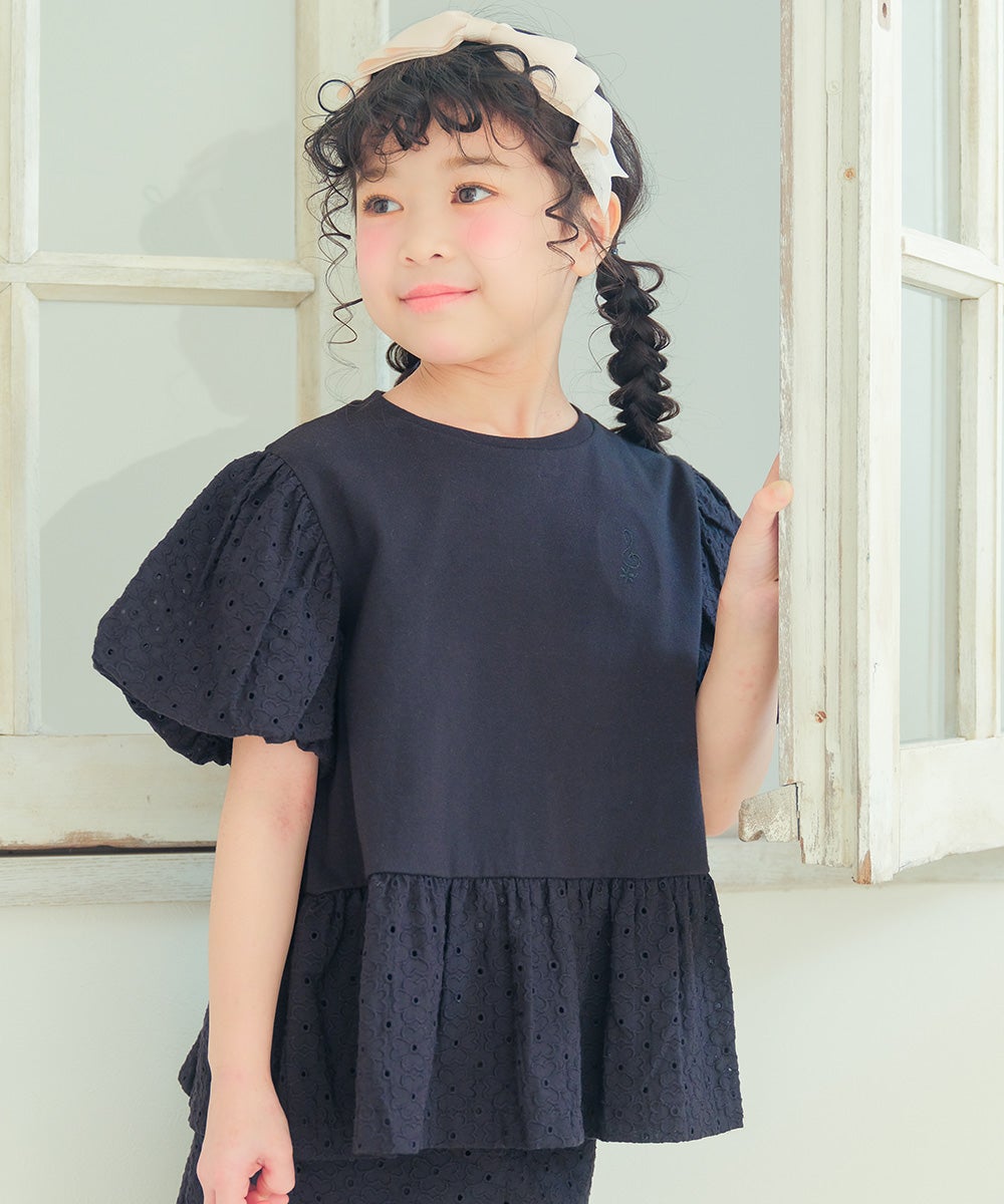 子供服 女の子 音符刺繍 花柄レース切り替えTシャツ ブラック(00) モデル画像アップ
