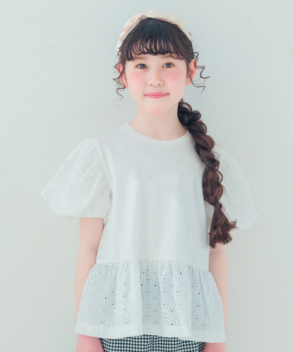 子供服 女の子 音符刺繍 花柄レース切り替えTシャツ オフホワイト(11) モデル画像アップ