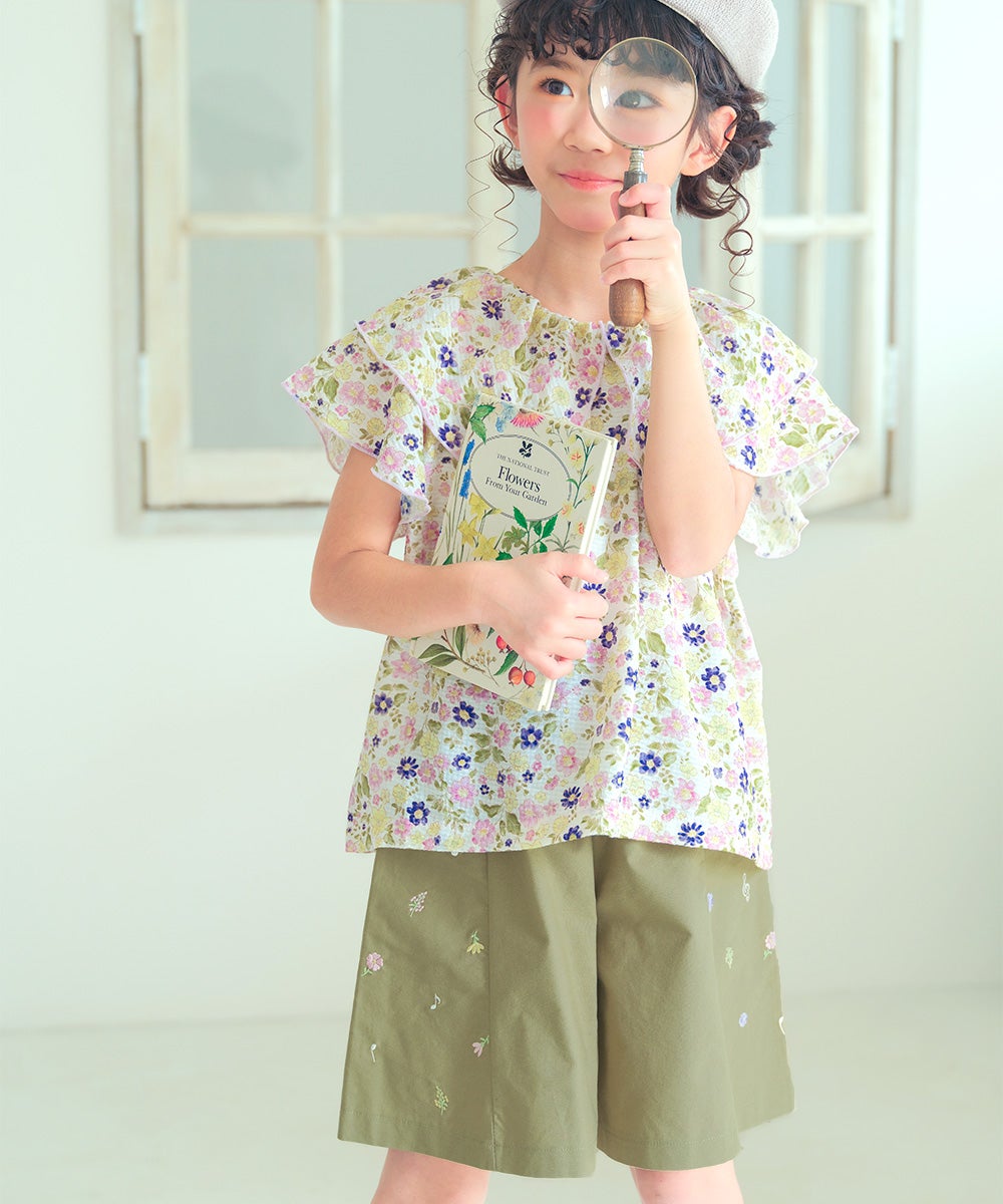 子供服 女の子 綿100％ 音符＆花刺繍 キュロットパンツ カーキ(82) モデル画像アップ