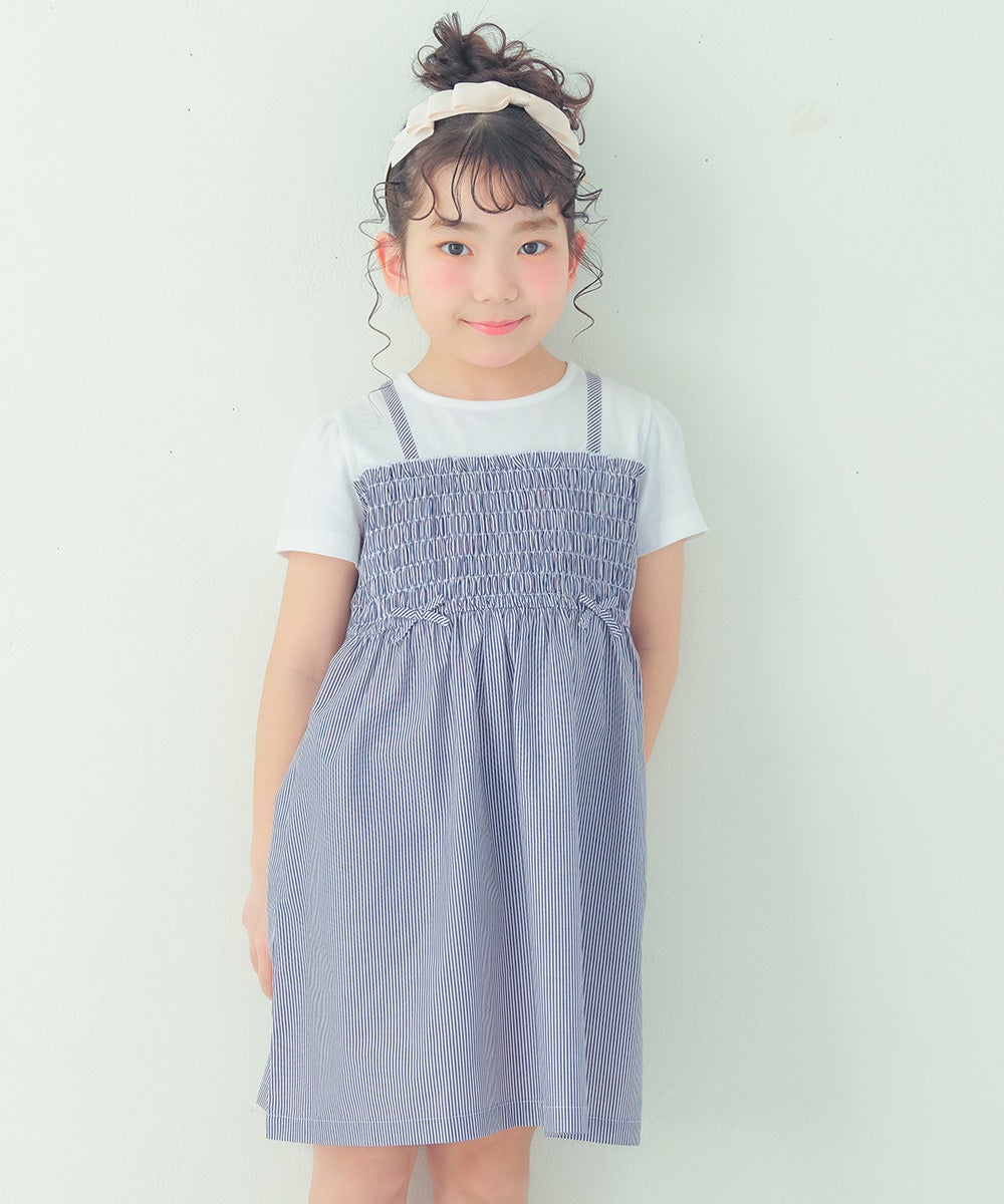 ベビー服 女の子 リボンつき ストライプ柄重ね着風ワンピース ネイビー(06) モデル画像アップ