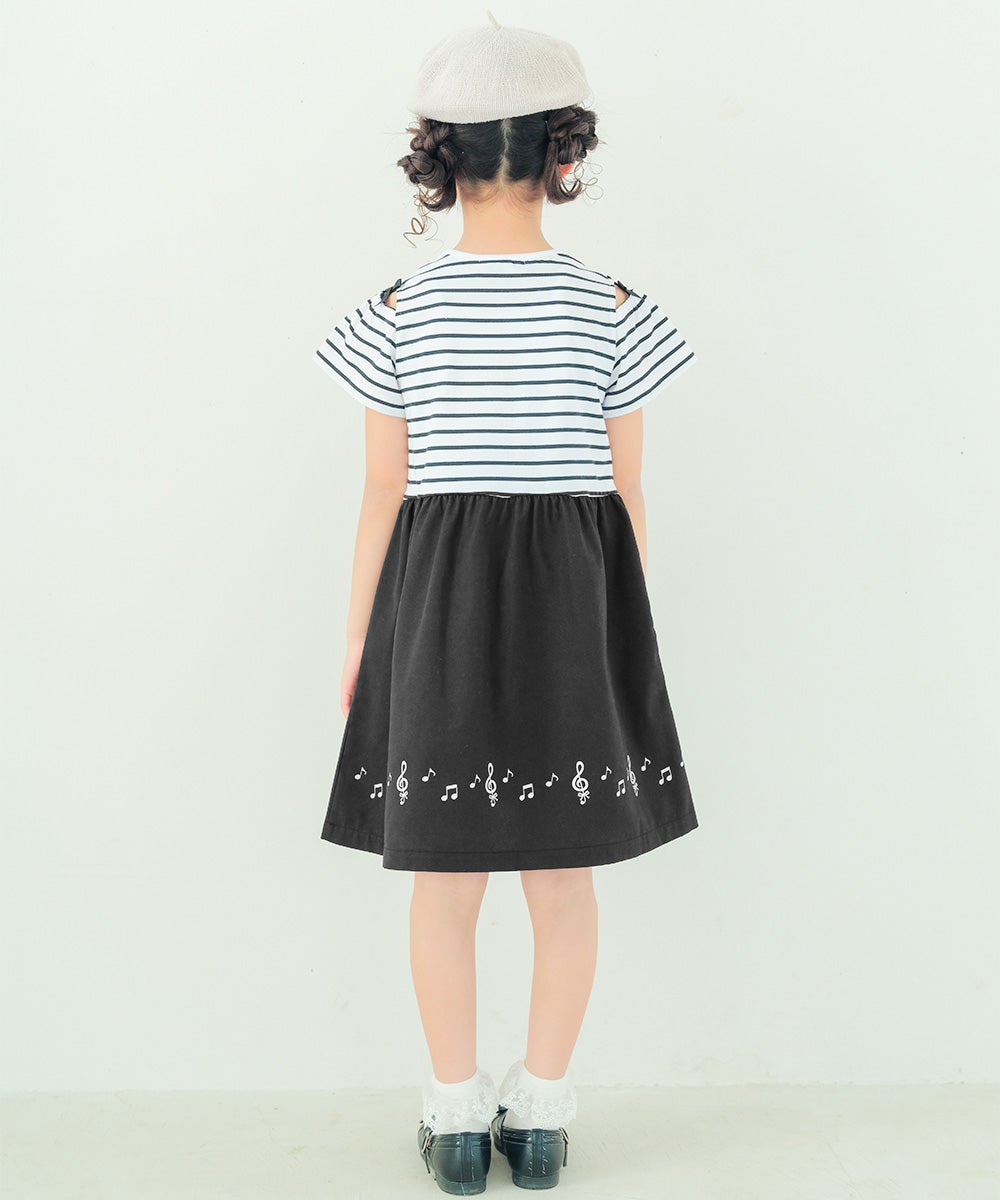 ベビー服 女の子 子ども服 こども服 キッズ ジュニア ボーダー柄 音符プリント 肩あき リボンつき袖 ドッキングワンピース ホワイト×ブラック(10) モデル画像3