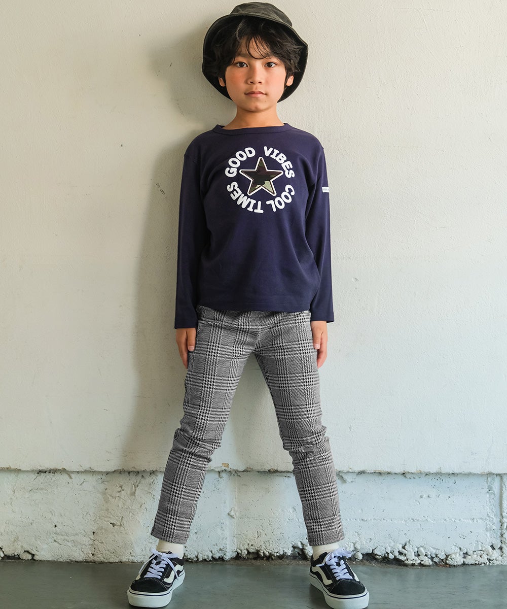 子供服 男の子 子ども服 こども キッズ ジュニア 綿100％ 迷彩柄 星ワッペン フロッキーロゴプリント ネイビー(06) モデル画像全身