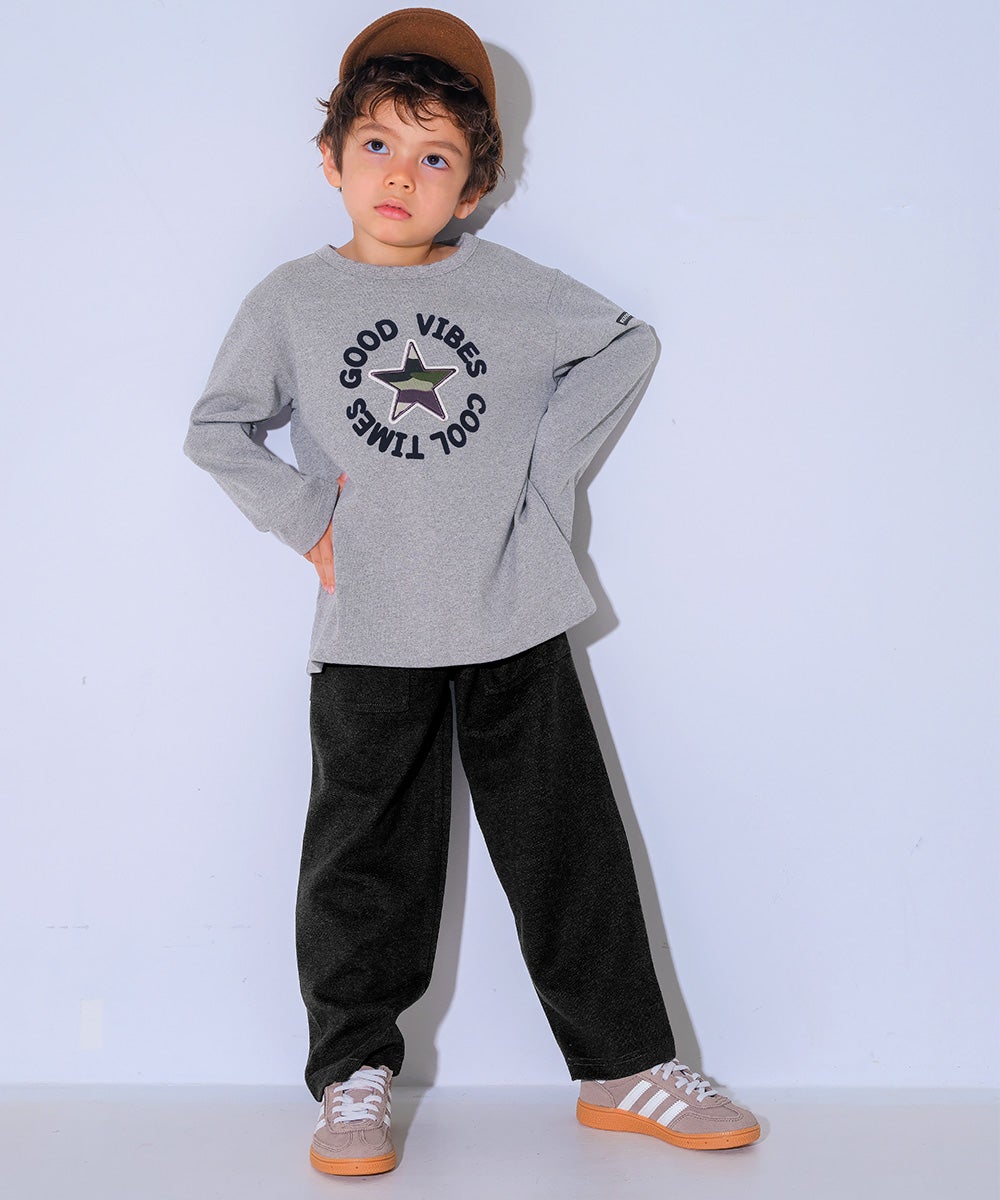 子供服 男の子 子ども服 こども キッズ ジュニア 綿100％ 迷彩柄 星ワッペン フロッキーロゴプリント 杢ｸﾞﾚｰ(92) モデル画像全身