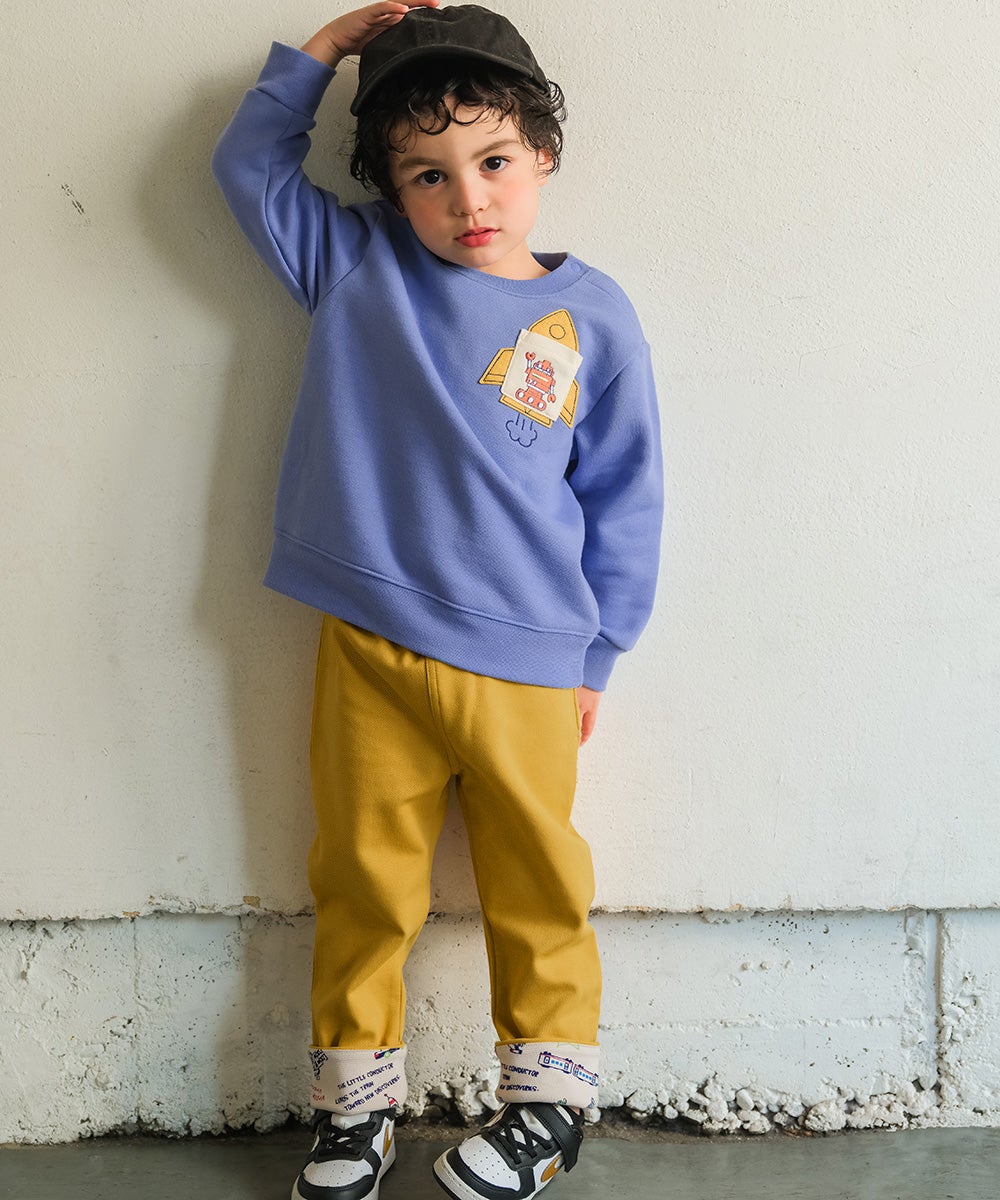 ベビー服 男の子 ロケット ＆ ロボット 刺繍 ポケットつき 裏毛トレーナー ブルー(61) モデル画像全身