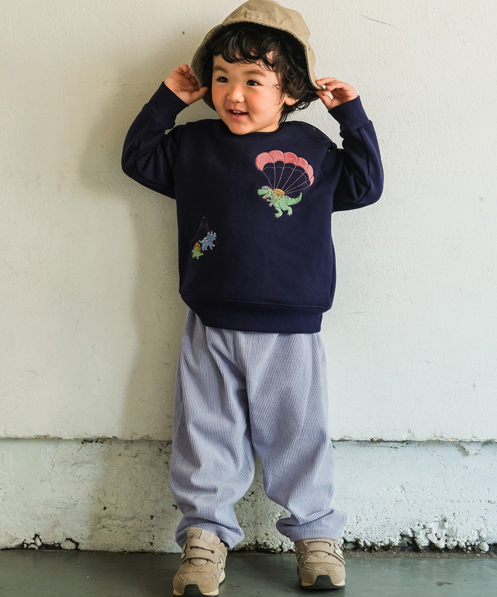 ベビー服 男の子 子ども服 こども キッズ 恐竜 刺繍 ダイナソー パラシュート モチーフ 長そで ネイビー(06) モデル画像全身