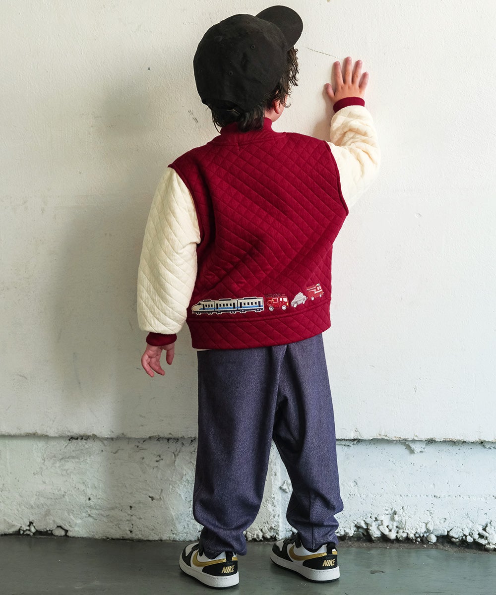 ベビー服 男の子 電車 はたらく車 乗り物ワッペン ニットキルトジャケット レッド(03) モデル画像全身