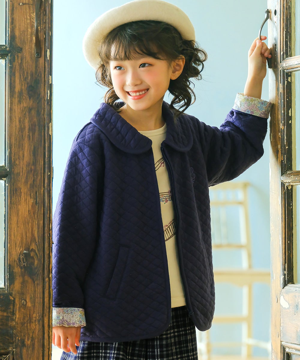 ベビー服 女の子 音符刺繍 花柄切替え 襟つき キルトニットジャケット ネイビー(06) モデル画像1