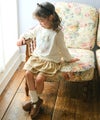 ベビー服 女の子 綿100％ リボンつきドレスミラープリント Tシャツ オフホワイト(11) モデル画像全身