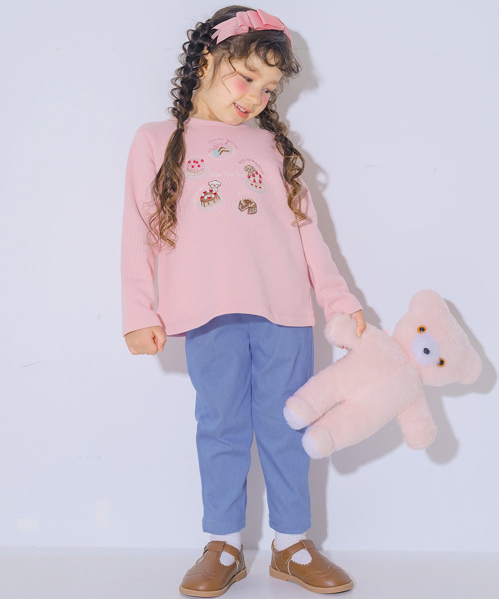 ベビー服 女の子 お花モチーフ ポケットつき ストレッチ デニムツイルパンツ ブルー(61) モデル画像アップ