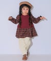 ベビー服 男の子 男女兼用 コーデュロイ ロングパンツ アイボリー(12) モデル画像全身