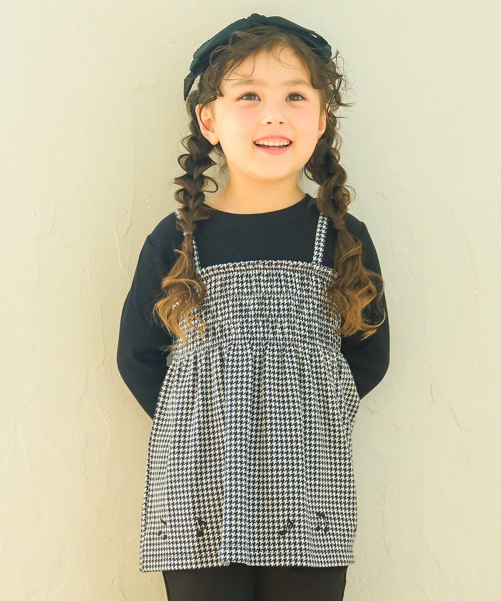 ベビー服 女の子 千鳥柄 キャミソール重ね着風 音符刺繍 AラインTシャツ ホワイト×ブラック(10) モデル画像全身