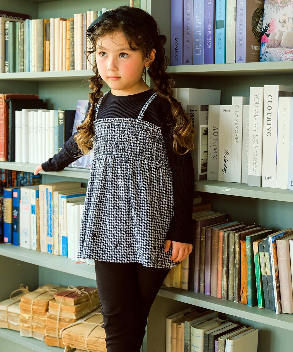 ベビー服 女の子 千鳥柄 キャミソール重ね着風 音符刺繍 AラインTシャツ ホワイト×ブラック(10) モデル画像4