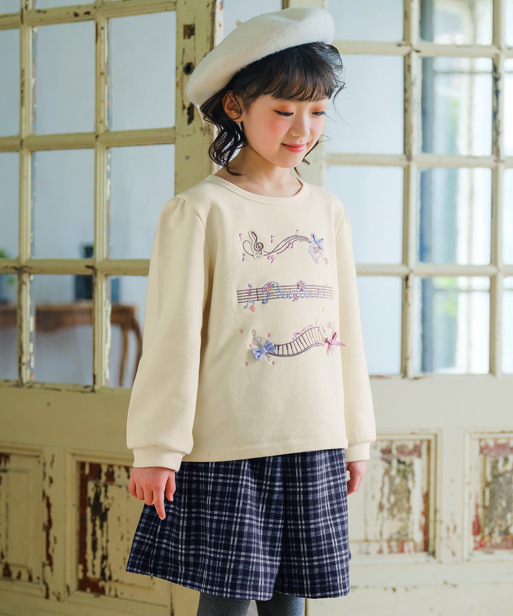 子供服 女の子 チェック柄 キュロットパンツ ネイビー(06) モデル画像全身