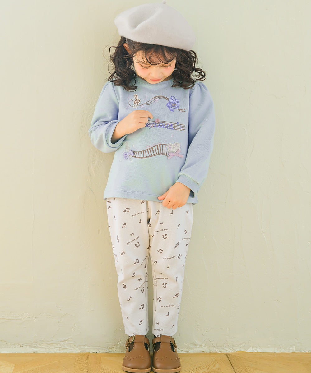 ベビー服 女の子 音符 刺繍 五線譜モチーフ リボン トレーナー ブルー(61) モデル画像2