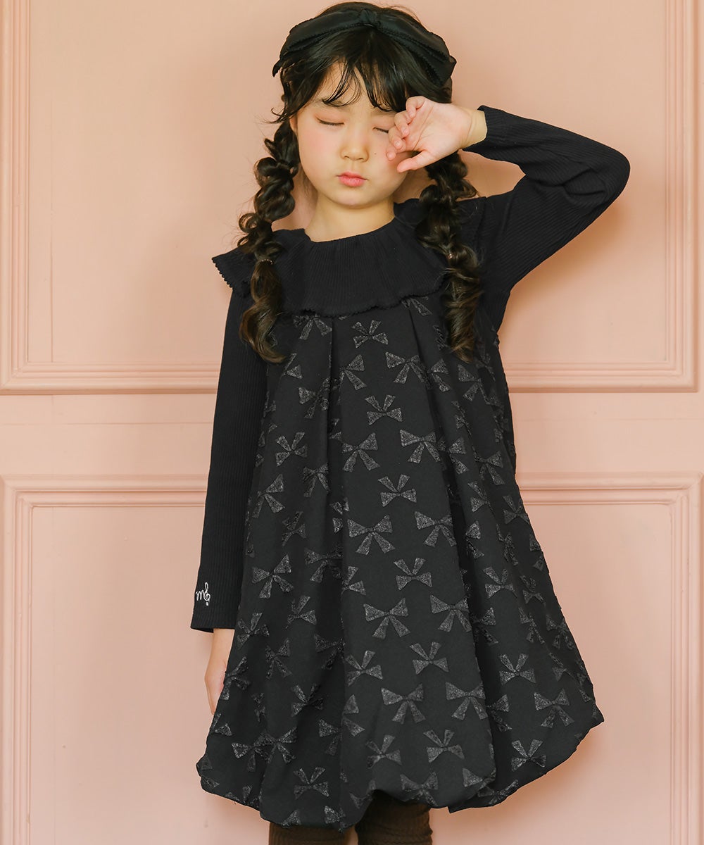 子供服 女の子 リボン柄 タック バルーンワンピース ブラック(00) モデル画像アップ