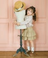 子供服 女の子 小花柄 シフォンフリル襟付き ブラウス アイボリー(12) モデル画像2