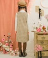 子供服 女の子 チェック柄 ダブルボタン タックワンピース ベージュ(51) モデル画像4