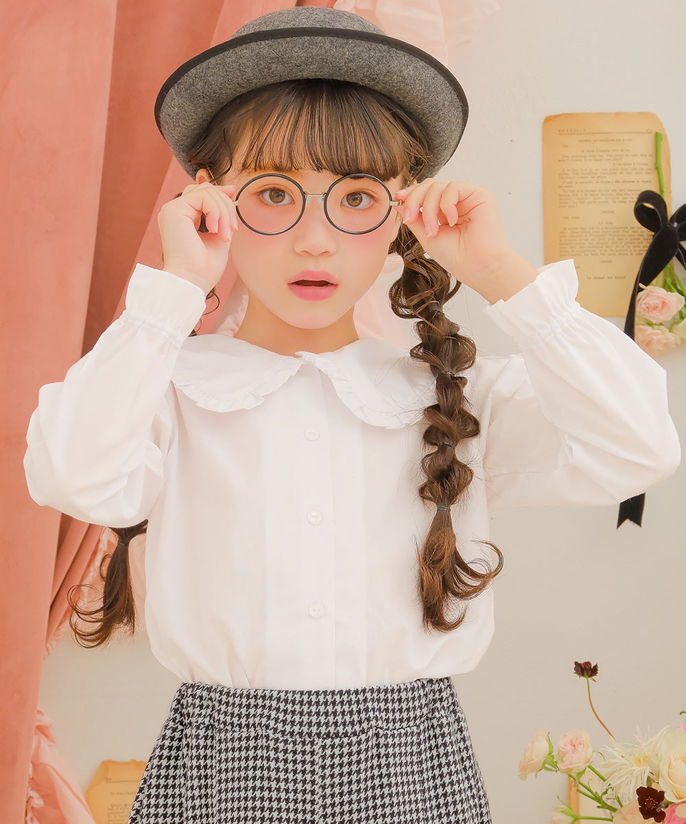 子供服 女の子 フリル 襟つき ブラウス オフホワイト(11) モデル画像アップ
