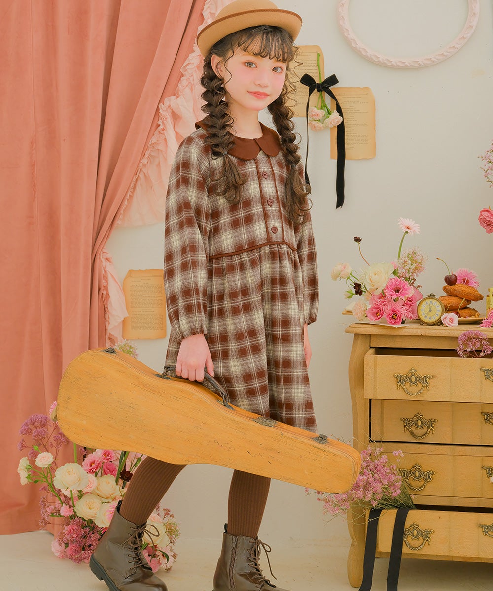 子供服 女の子 チェック柄 襟付き ボタン開き ギャザーワンピース エンジ(31) モデル画像3