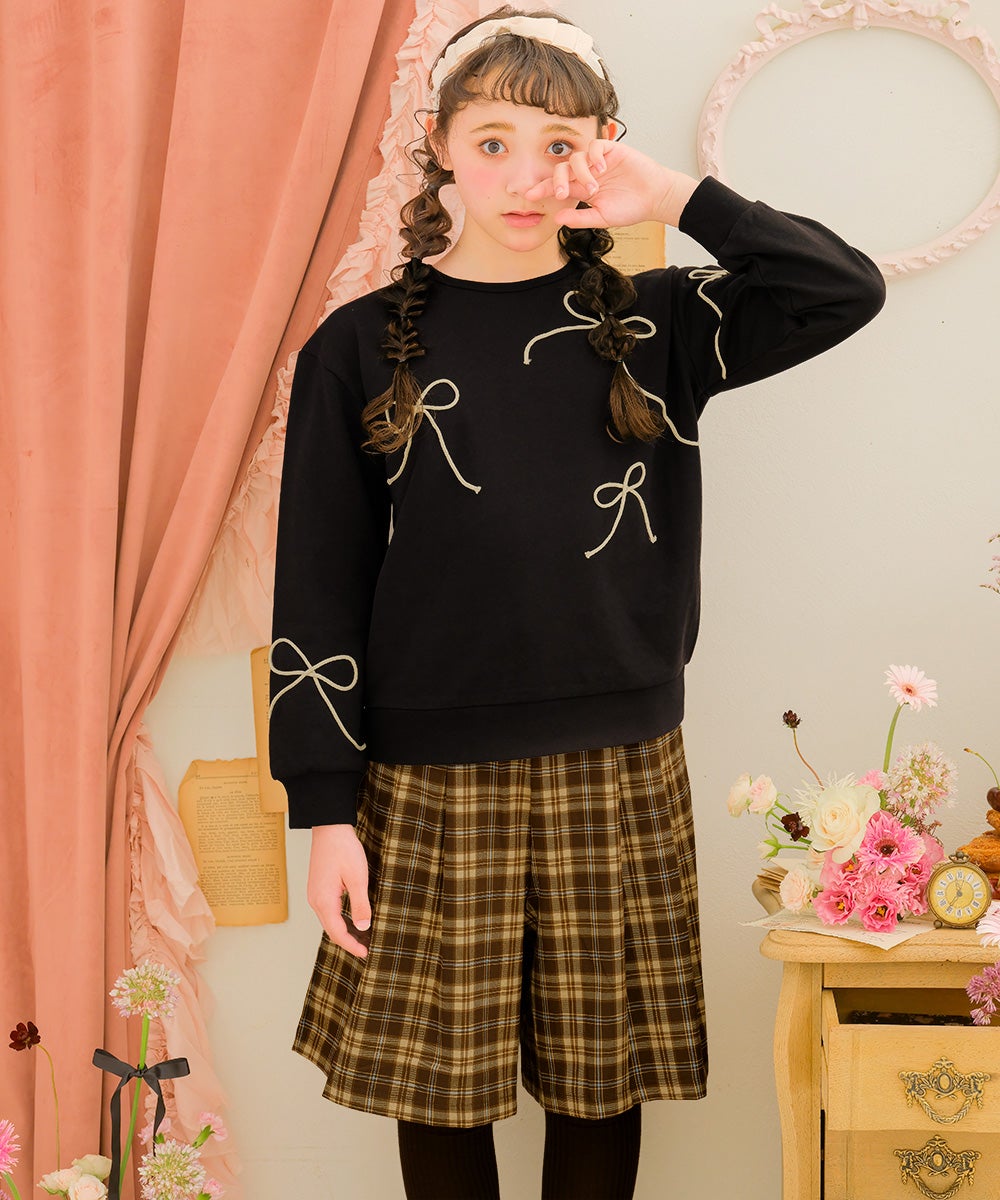 子供服 女の子 オリジナルロゴ刺繍 チェック柄 タックキュロットパンツ ブラウン(05) モデル画像3