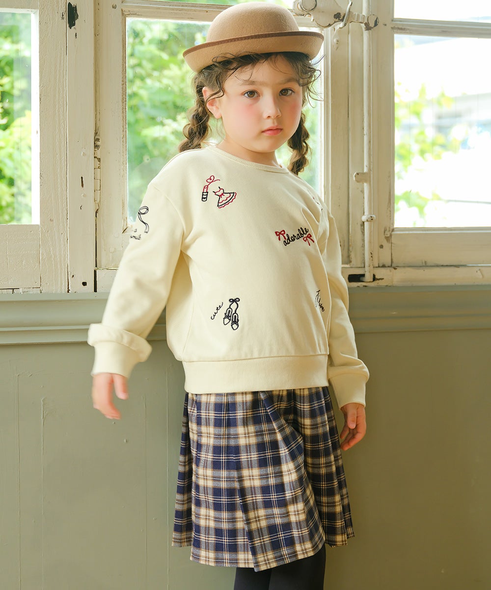 子供服 女の子 オリジナルロゴ刺繍 チェック柄 タックキュロットパンツ ネイビー(06) モデル画像3