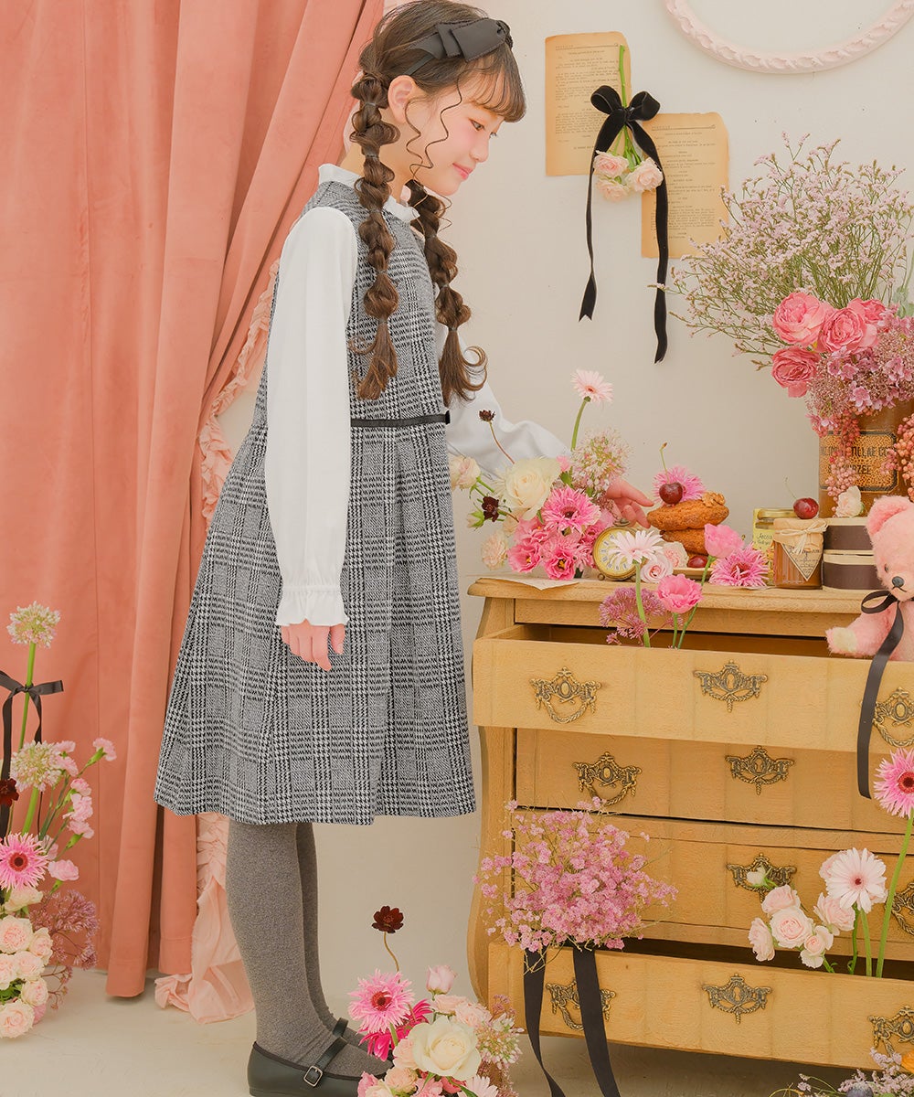 子供服 女の子 チェック柄×ブラウス 重ね着風 リボン付きワンピース ホワイト×ブラック(10) モデル画像2