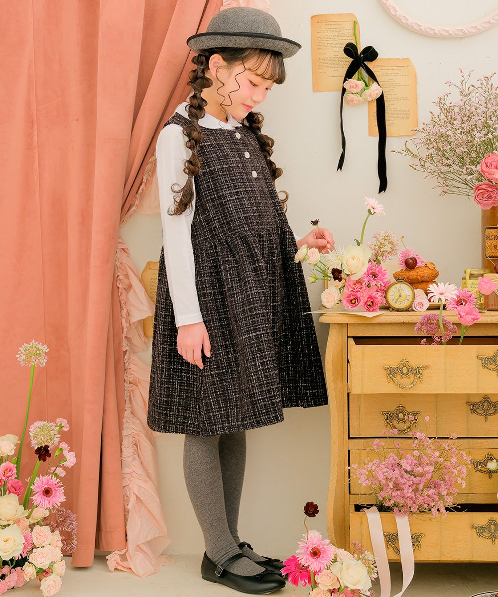 子供服 女の子 パール調ボタン付き ツイードワンピース ブラック(00) モデル画像全身