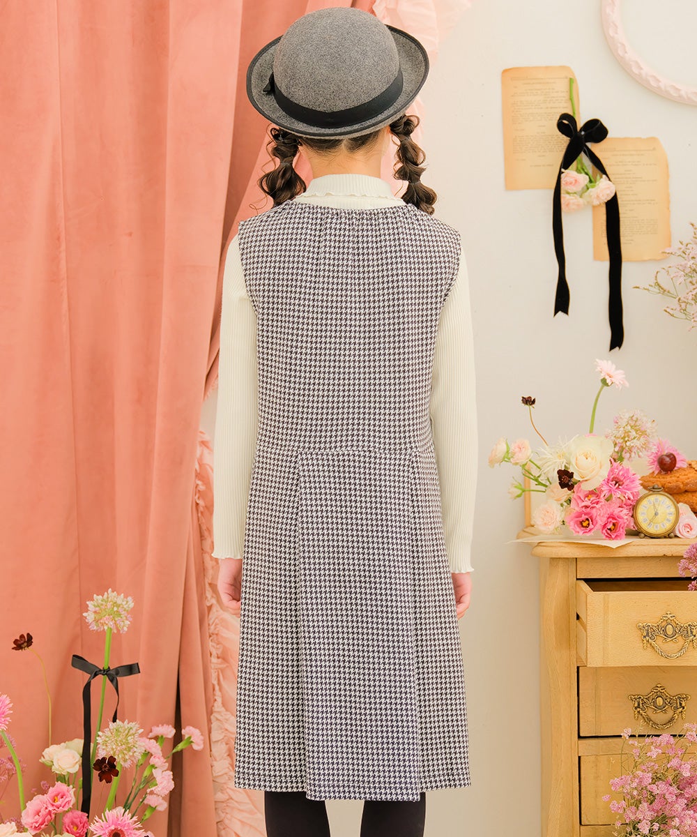 子供服 女の子 千鳥柄 リボンつき タックワンピース ホワイト×ブラック(10) モデル画像3