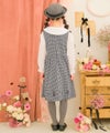 子供服 女の子 千鳥柄 音符刺繍 ギャザーワンピース ホワイト×ブラック(10) モデル画像3