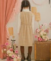 ベビー服 女の子 チェック柄 カシュクール ギャザーワンピース ベージュ(51) モデル画像全身
