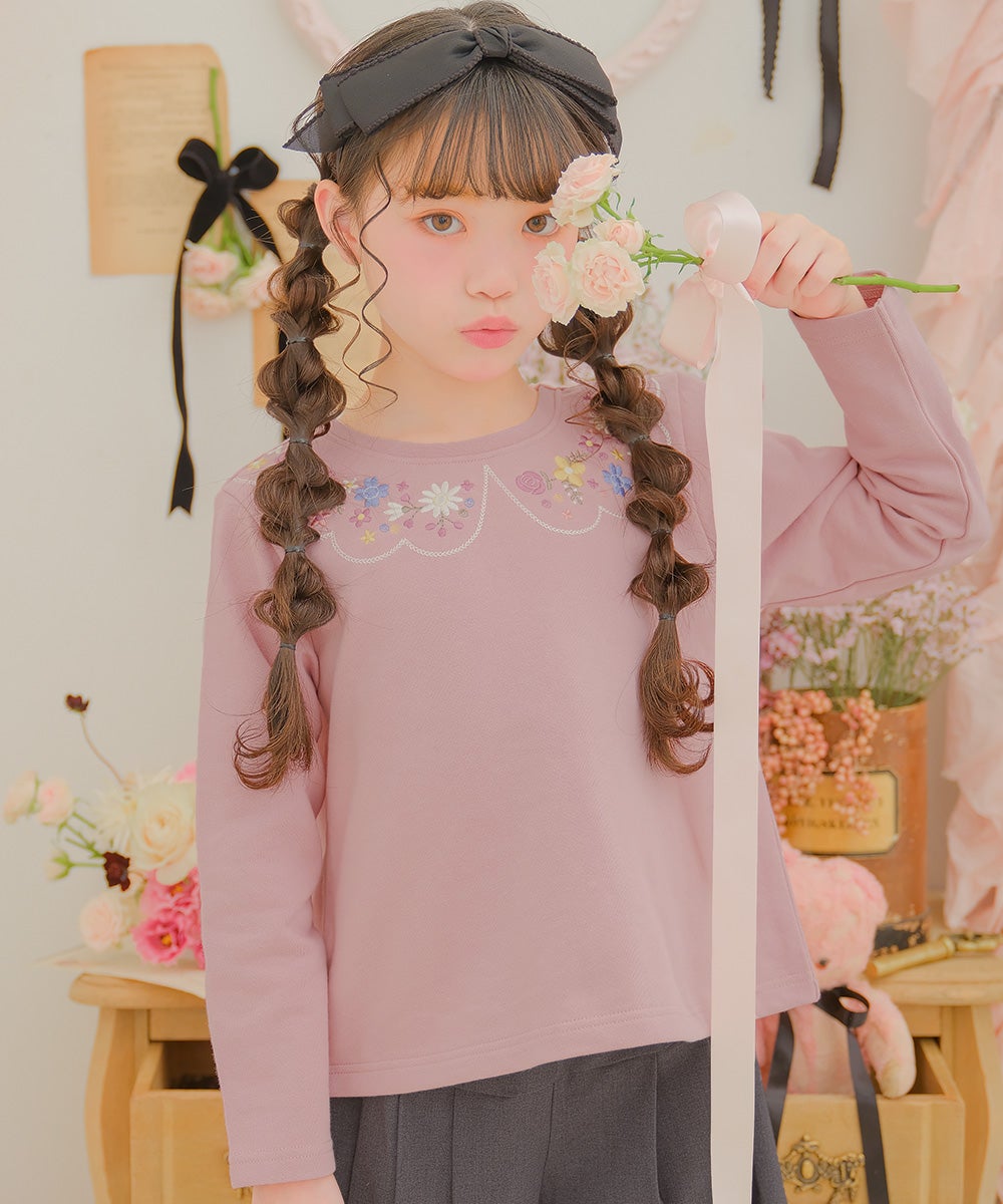 ベビー服 女の子 お花 花柄 刺繍 バックリボンつき 裏毛トレーナー ピンク(02) モデル画像全身